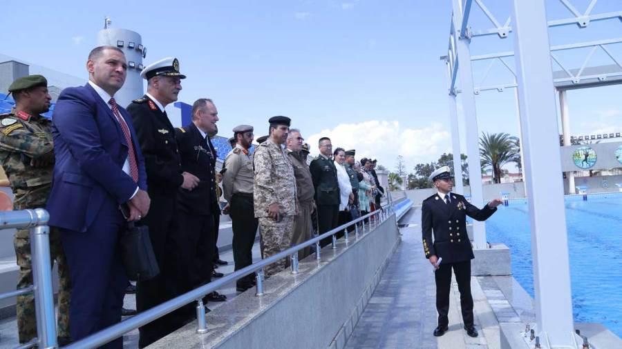 القوات المسلحة تنظم زيارة للملحقين العسكريين للقوات البحرية 