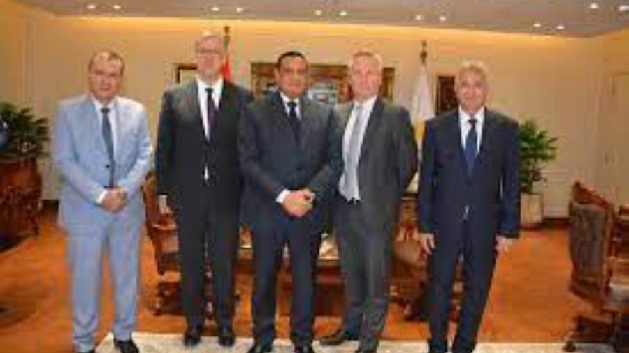 وزير التنمية المحلية: تقديم التسهيلات اللازمة لرجال الأعمال بهولندا للاستثمار في مصر 