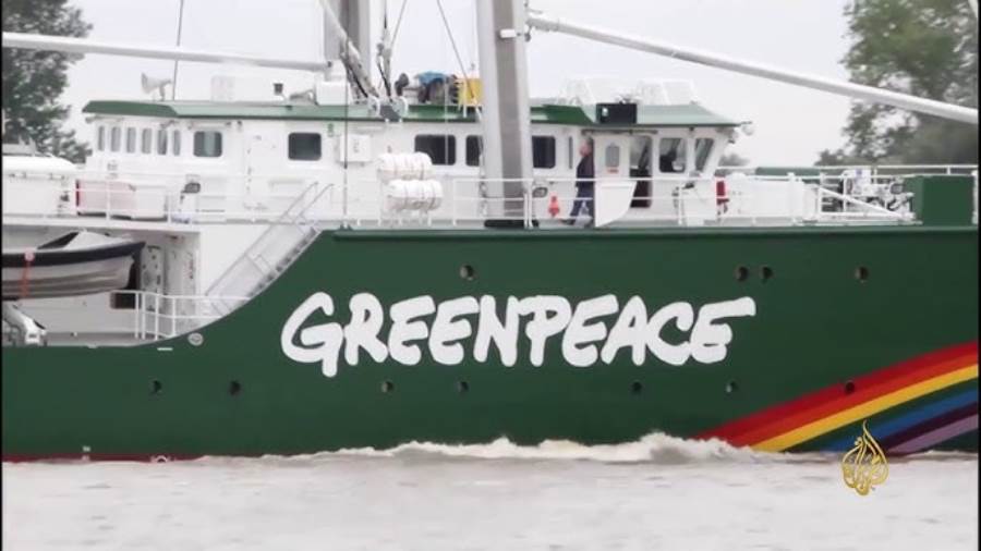 منظمة السلام الأخضر: حطام سفينة أسمدة يشكل تهديدا بيئيا عاجلا بالبحر الأحمر 