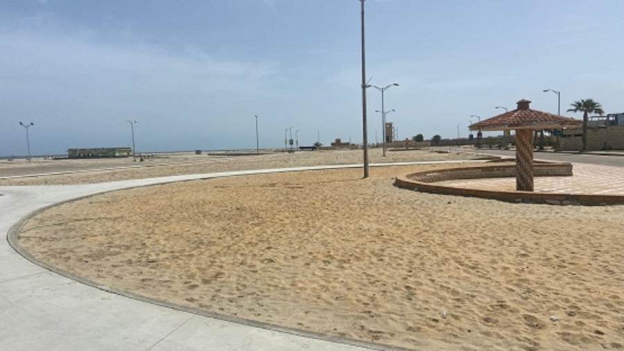 مدينة دمياط الجديدة تستعد لاستقبال الصيف بتطوير الشاطئ العام ورفع كفاءة المحاور الرئيسية (صور) 